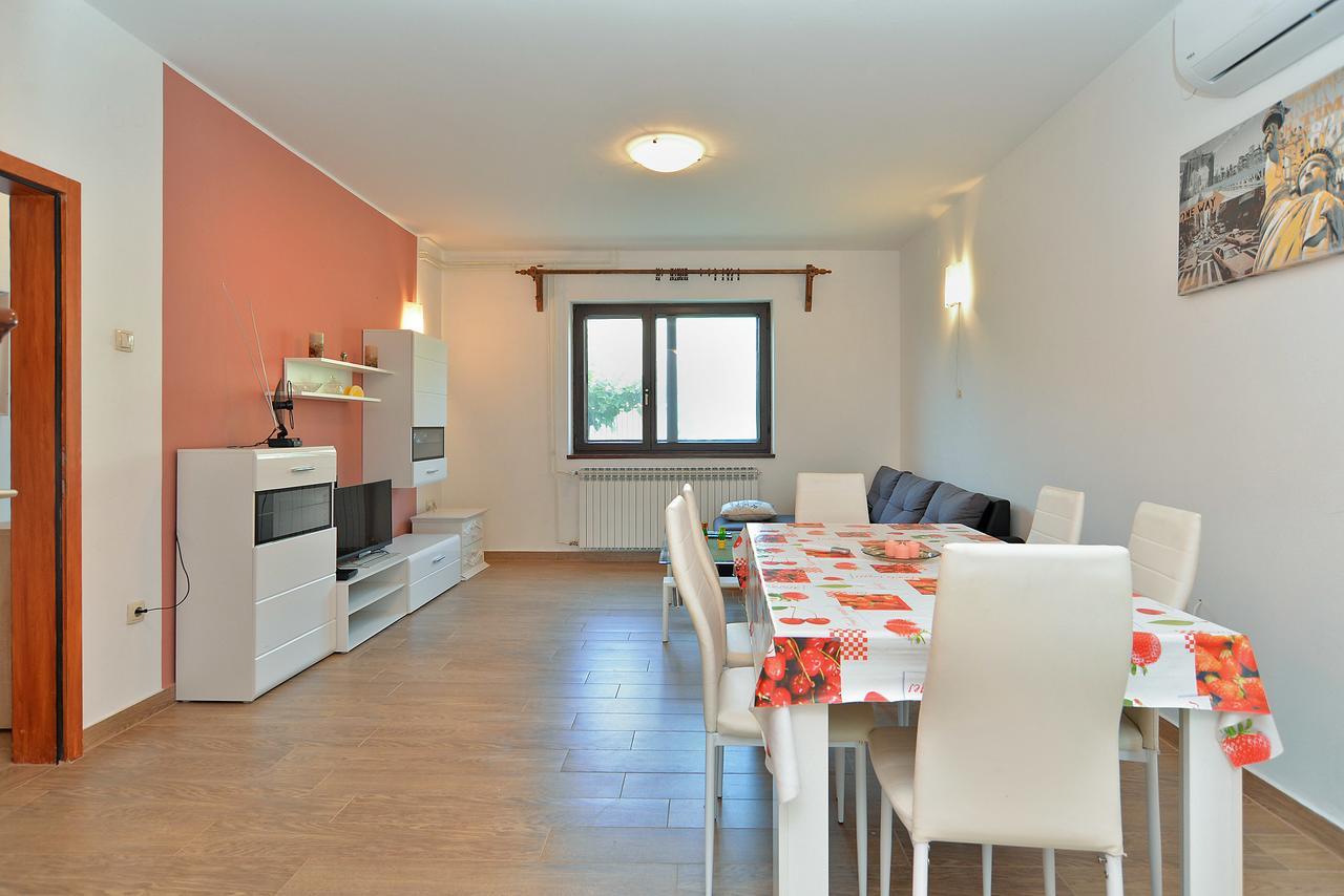Apartments Gracijano 1724 ลิทซ์ยัน ภายนอก รูปภาพ